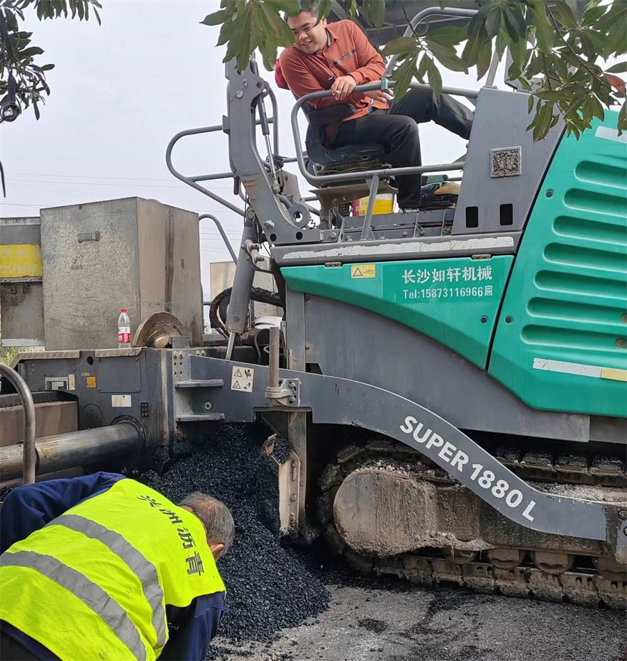 国道路面施工